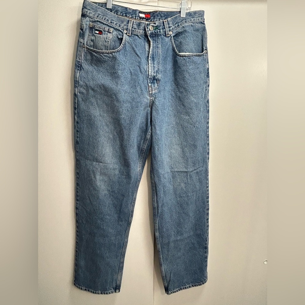 Tommy Hilfiger Men’s Wide Leg Jeans.